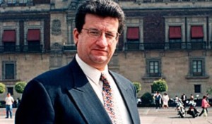 ESCRITOR. Rafael Loret de Mola