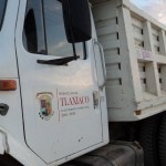 Retienen maquinaria del ayuntamiento por incumplimiento en obras