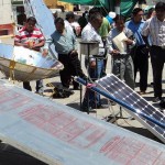 Calentador solar, una estufa ecológica, láminas de foto celdas  generadoras de electricidad